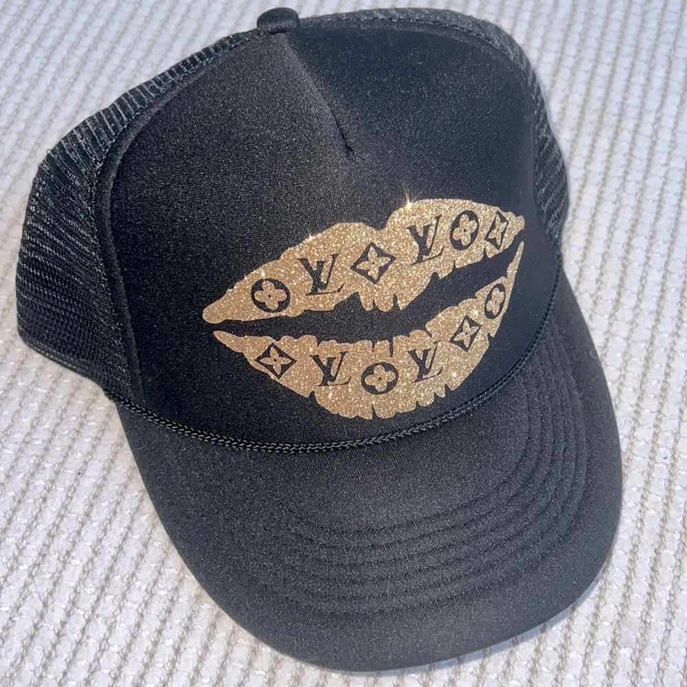 Trucker hat